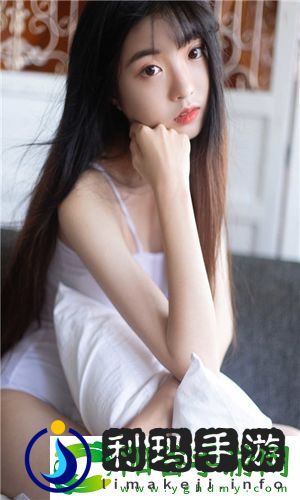 已满十八岁从此进入戴好耳机的第一堂课，网友：学到了很多！