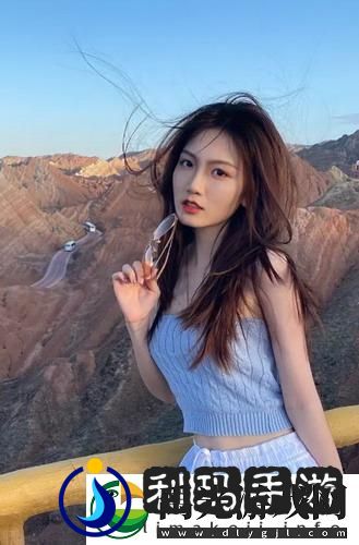 蜜丝婷大草莓和小草莓对比,全方位评测:质地、色彩和持久度!