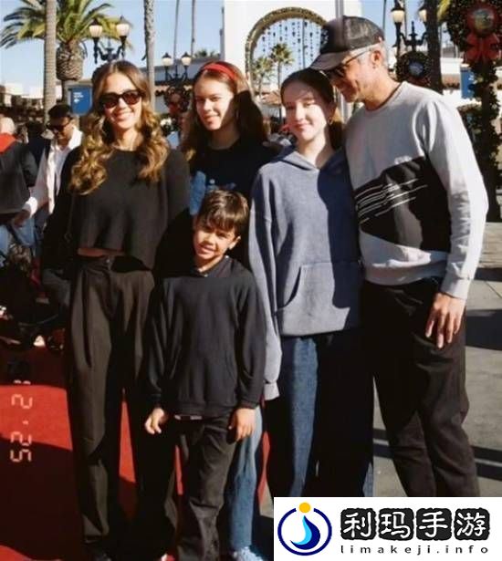神奇四侠杰西卡·阿尔芭离婚 结束近17年婚姻!