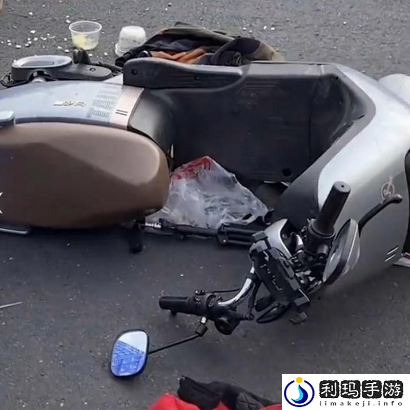 在车里被撞了八次