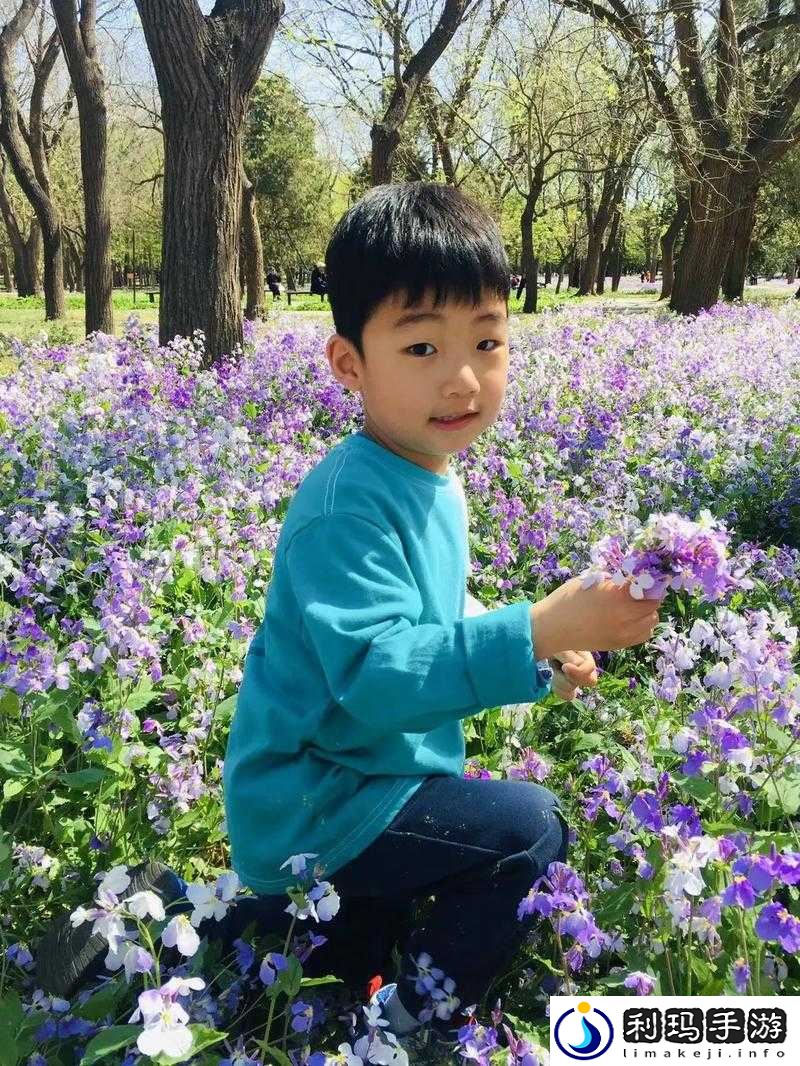 花季少女摘花:是天真无邪还是另有隐情?