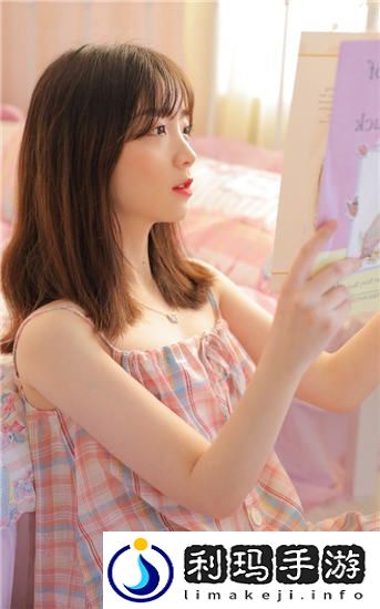 女被 c 偷看黄扒衣服洗澡引发热议，网友：再也不能纵容这种行为！