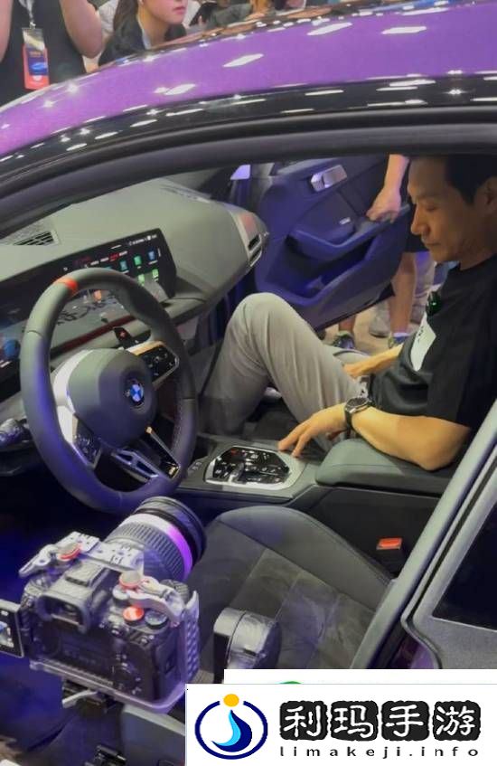 小米第三款车型谍照曝光