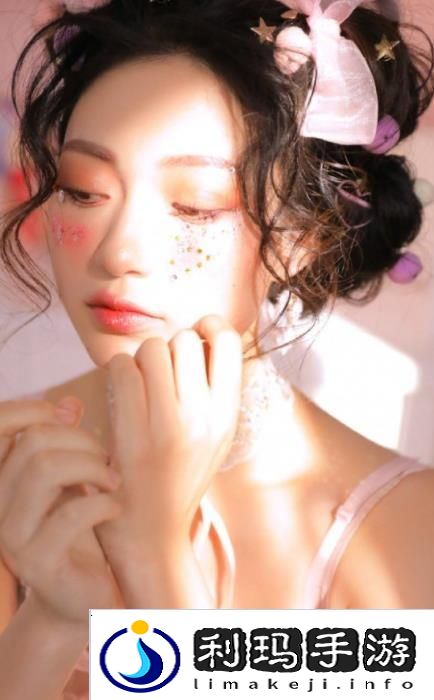 《邻居**》波多野结衣演绎多重角色转变，网友：演技惊艳，情感细腻！