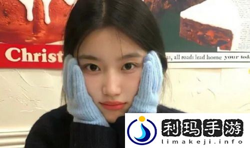 中午妈妈在厨房做饭，网友：这才是家的味道和温暖的根源！