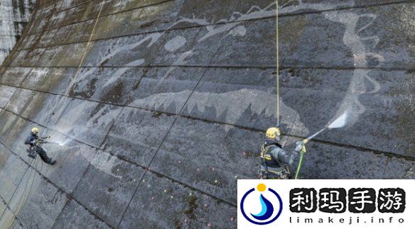 日本佐贺水库大坝惊现哥斯拉壁画！看似天成实际人为