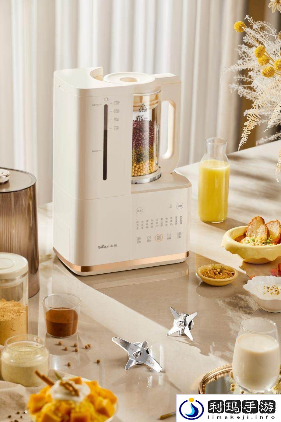 小熊电器早安破壁机AWE2025展