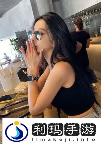 亚洲二区电影菠萝电影，网友热议：那些让人欲罢不能的精彩片段与深刻内涵！