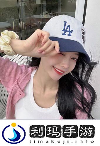 漂亮的妈妈，真是魅力四射，网友感叹：她的美丽与优雅简直让人心醉不已！