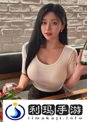 未满十八岁免费观看十年的漫画，网友热议：青春畅享无极限，尽情释放你的想象力！