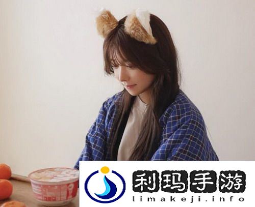 搬家工人当着老公的面，网友感叹：这搬家过程真是别有一番滋味啊！