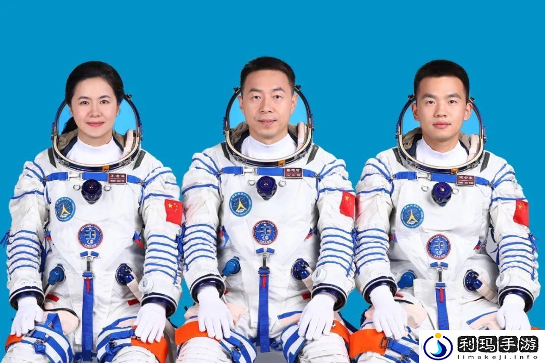 神舟十九号载人飞船与空间站组合体成功分离-航天员乘组今日回家