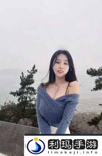 一个人晚上看免费的电视剧-沉浸于精彩剧情-网友：真是太过瘾了！